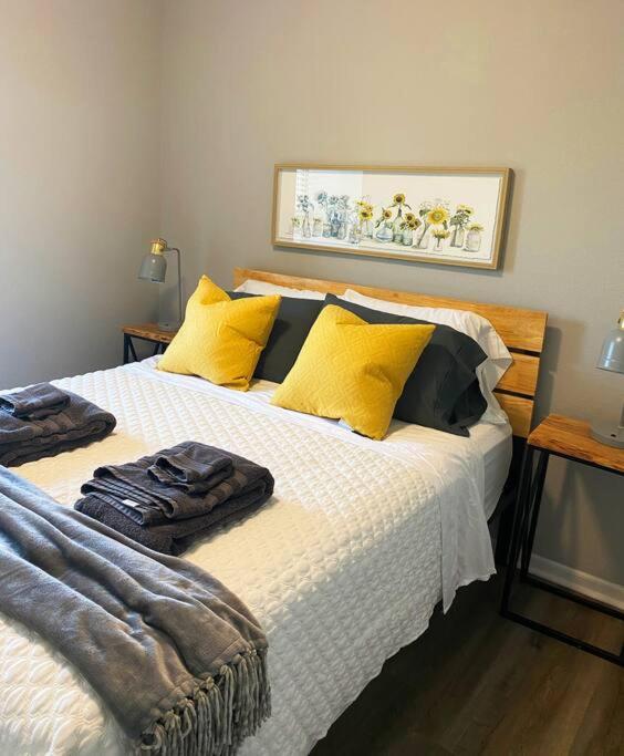 The Delores - 2 Bedroom Apt In Quilt Town, Usa Hamilton Buitenkant foto